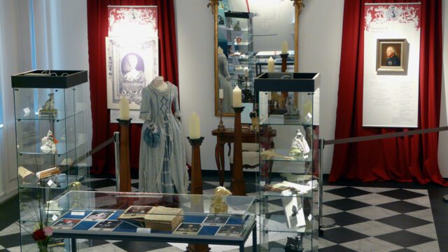 Mops_Maurer_Ausstellung-35