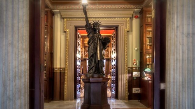 Biblioteca_Publica_Arus_-_interior3.9d036c44b